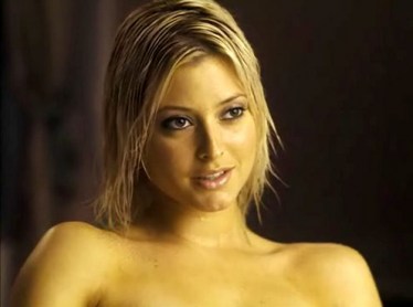 Holly valance dead or alive